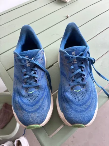Used Hoka Arahi 8 Running Shoes