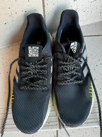 Käytetty Adidas PulseBoost HD Winter Running Shoes