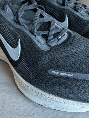 Gebrauchtes Nike Vomero 18 Running Shoes
