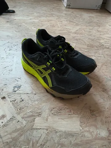 Asics Gel-Kanaku 5 Running Shoes usato