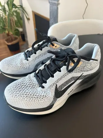 Gebrauchtes Nike Basketball Shoes Running Shoes