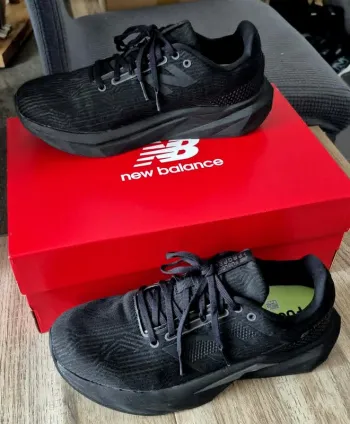 Used New Balance Fuelcell Propel V5 Running Shoes