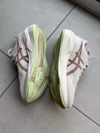 Gebrauchtes Asics Novablast 6 bike — Bild 2 von 4
