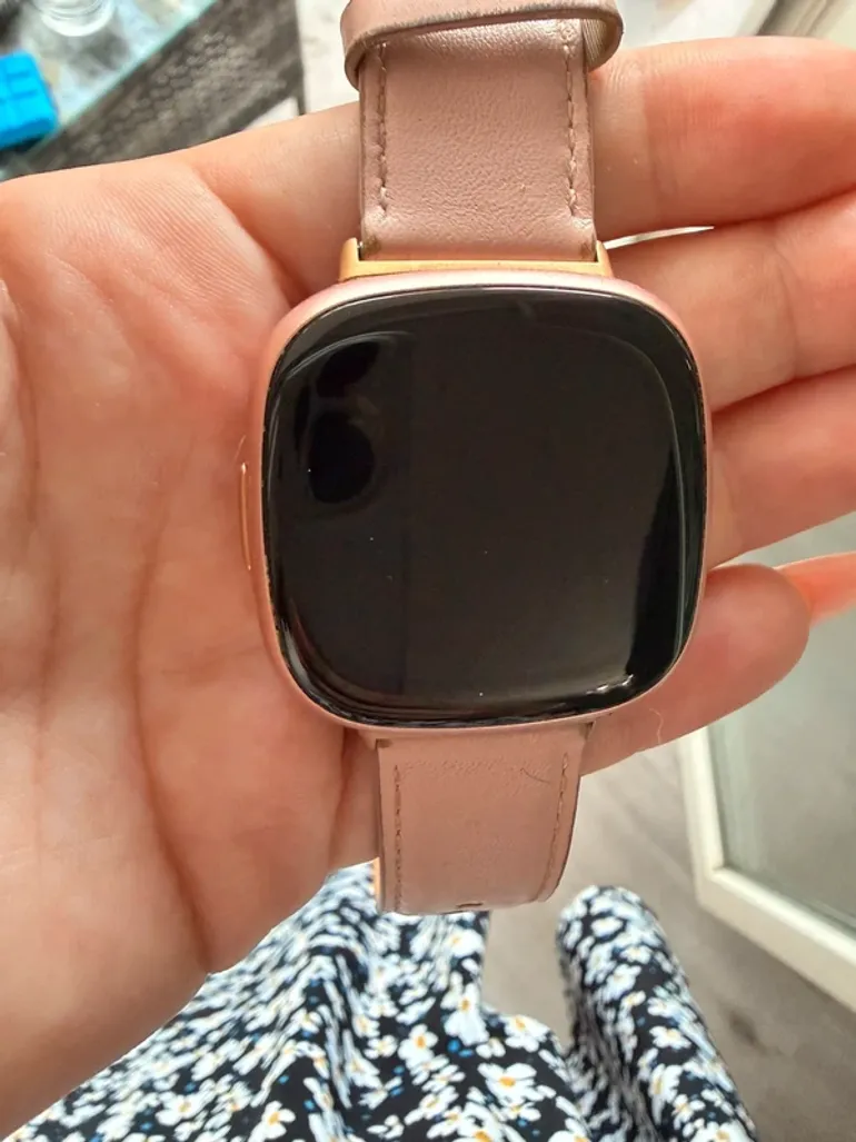 Used Fitbit Versa 4 bike — image 3 of 5