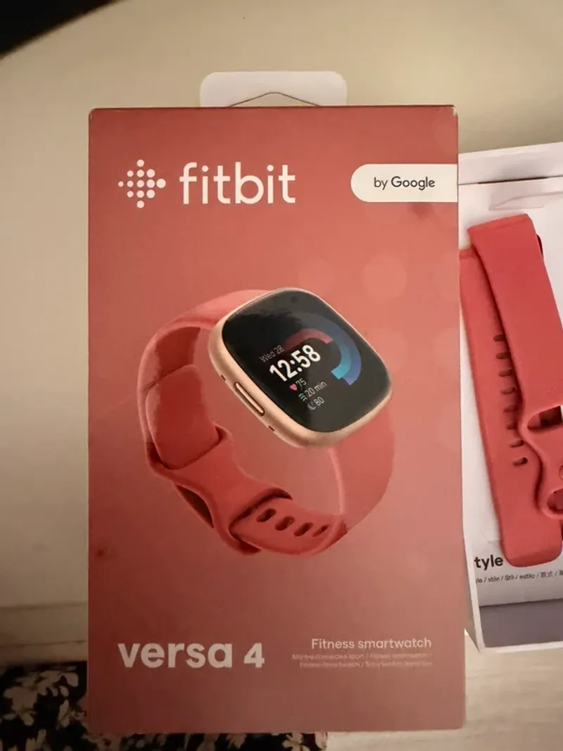 Tweedehands Fitbit Versa 4 Electronics