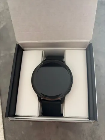 Used Garmin Venu 4 bike — image 2 of 4