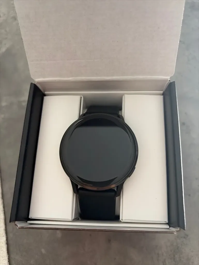 Used Garmin Venu 4 bike — image 2 of 4