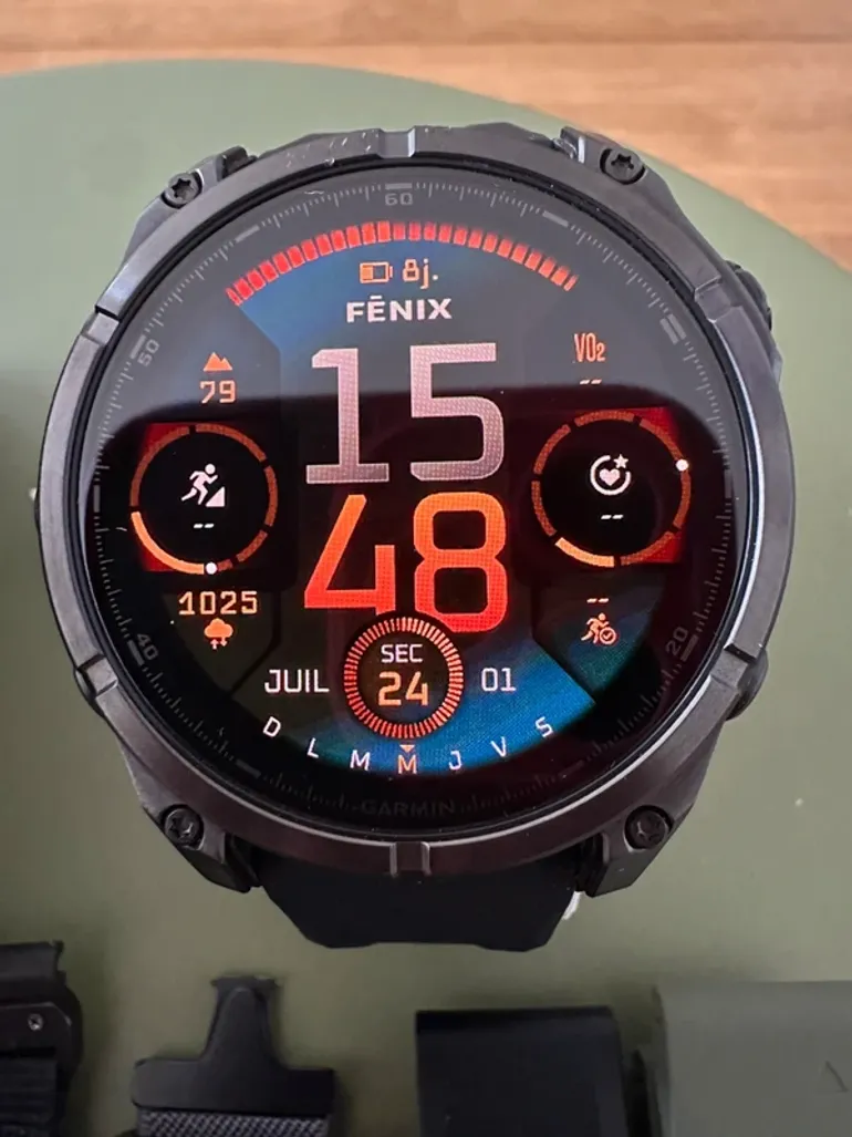 Used Premium Fenix 8 AMOLED Sapphire Titanium 47 mm bike — image 11 of 14