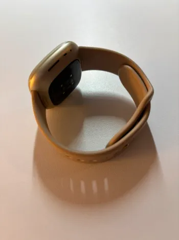 Used Fitbit Versa 3 bike — image 2 of 3