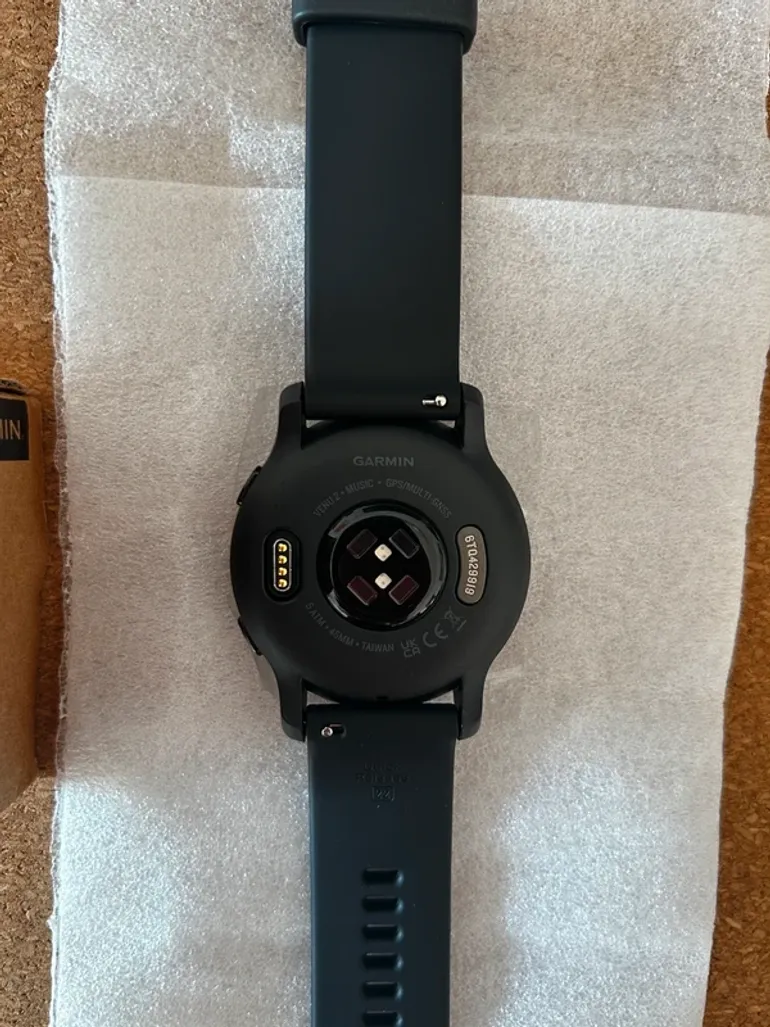 Used Garmin Venu 2 bike — image 3 of 3