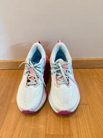 Použité Asics Novablast 5 bike — obrázek 4 z 8
