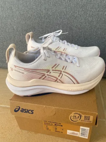 Używany Asics Gel Kayano 33 2026 Running Shoes