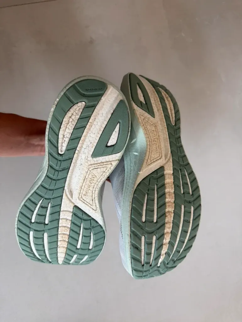 Used Saucony Ride 18 bike — image 4 of 4