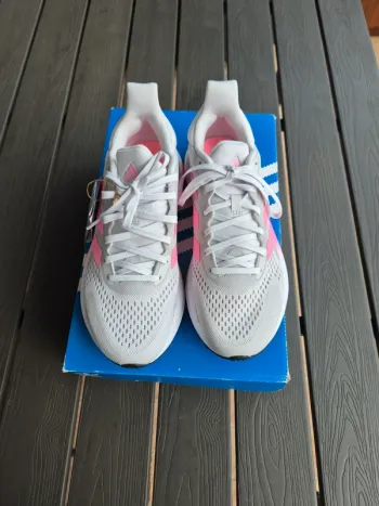 Used Adidas Sportschule Running Shoes
