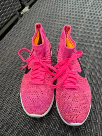 Used Nike LunarEpic Flyknit Running Shoes