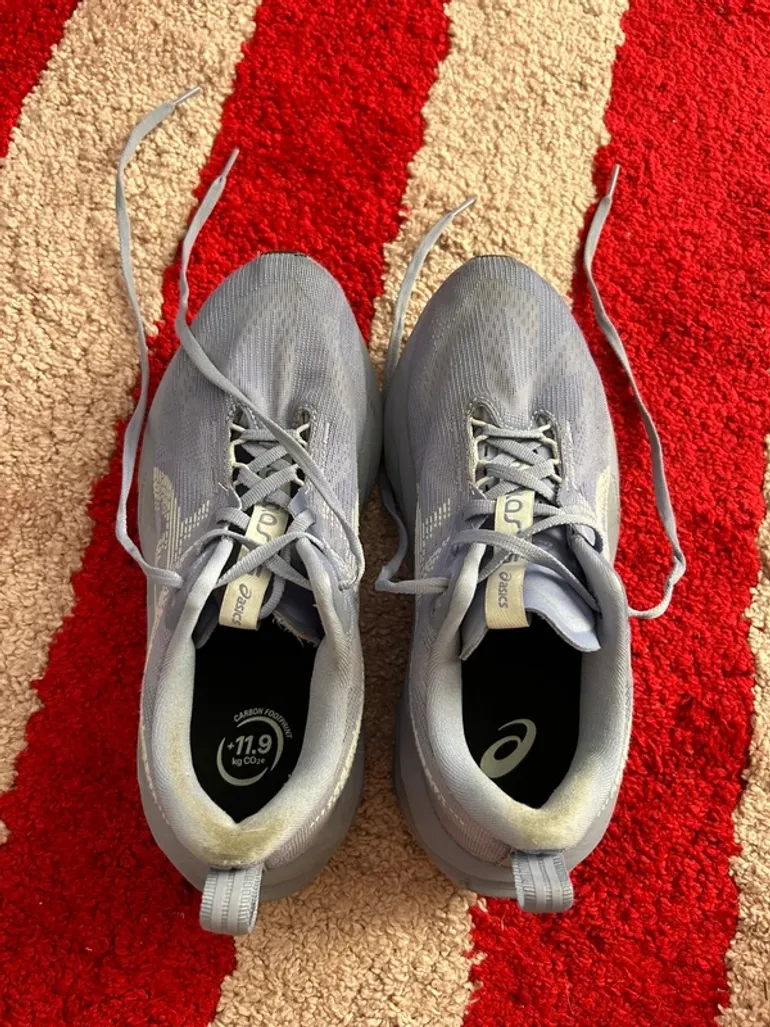 Použité Asics Novablast 5 bike — obrázek 3 z 4