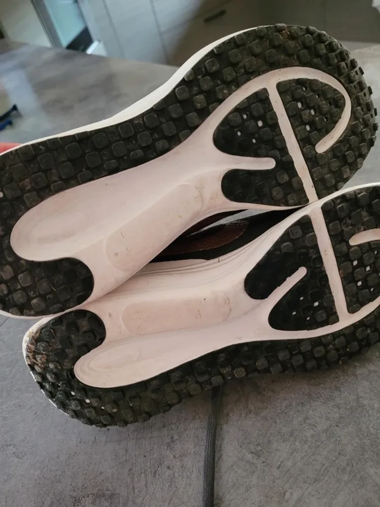 Used Rose Nike Running Shoes bike — image 7 of 7