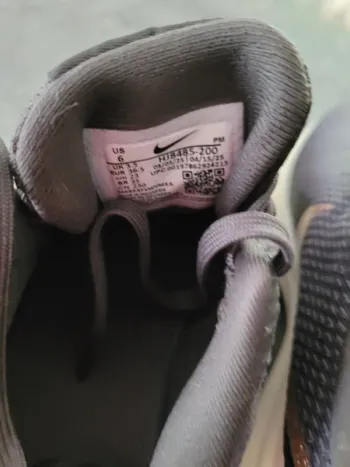 Used Rose Nike Running Shoes bike — image 5 of 7