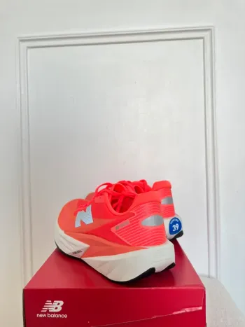 Použité Orange New Balance Running Shoes bike — obrázek 4 z 9