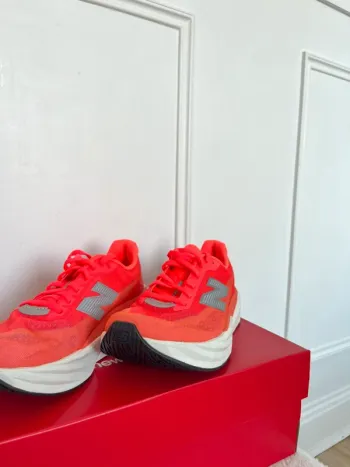 Použité Orange New Balance Running Shoes bike — obrázek 5 z 9