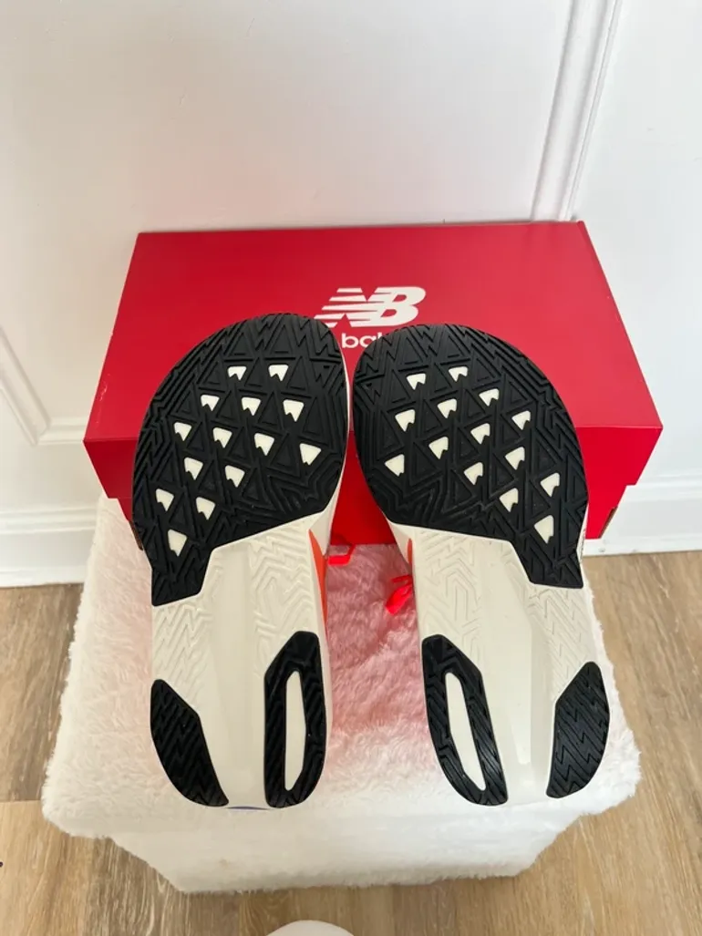 Použité Orange New Balance Running Shoes bike — obrázek 8 z 9