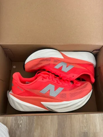 Použité Orange New Balance Running Shoes bike — obrázek 7 z 9