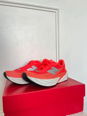 Gebrauchtes Orange New Balance Running Shoes Running Shoes