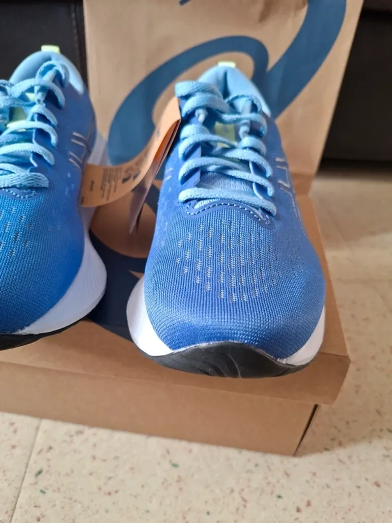 Brugt Asics Running Shoes bike — billede 6 af 12