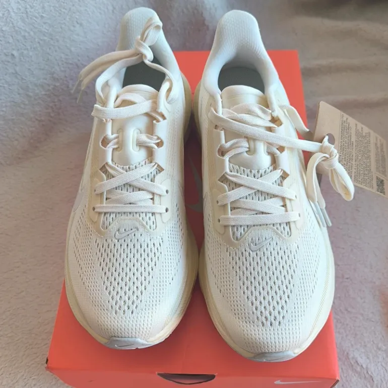 Used Pegasus Nike Air Zoom 42 bike — image 2 of 9