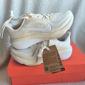 Used Pegasus Nike Air Zoom 42 bike — image 3 of 9