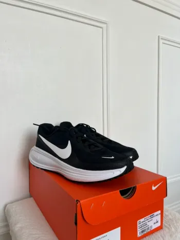 Gebrauchtes Nike Running Shoes bike — Bild 3 von 9