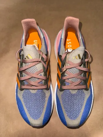 Used Adidas Ultraboost 5 J bike — image 2 of 4