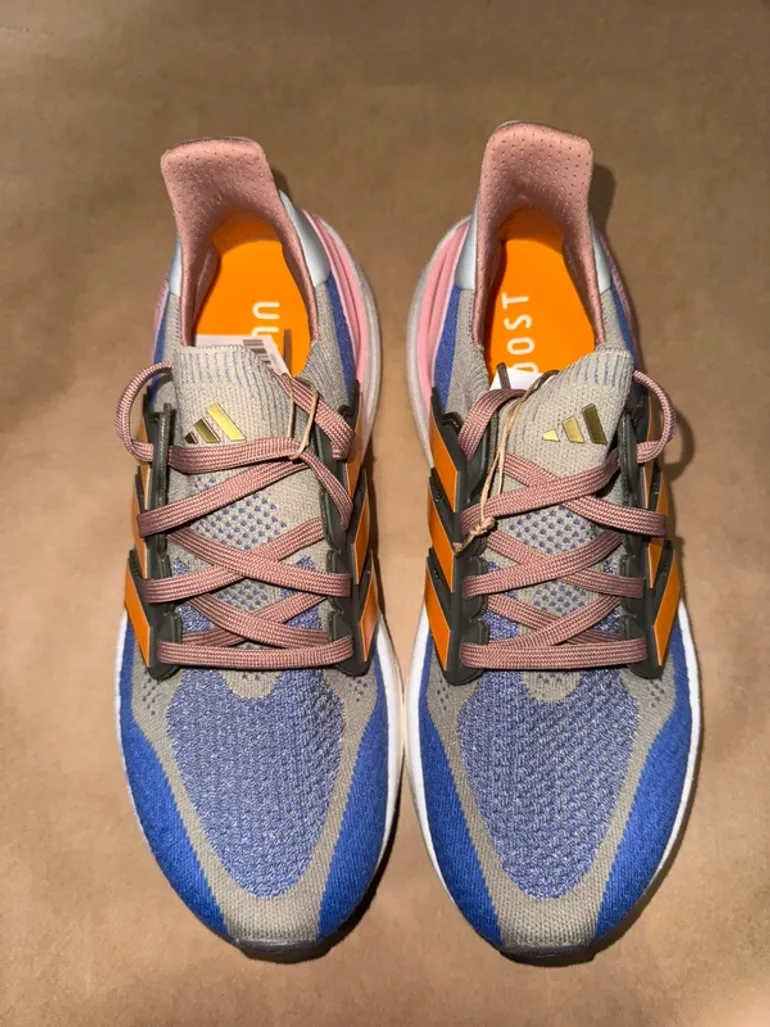 Used Adidas Ultraboost 5 J bike — image 2 of 4