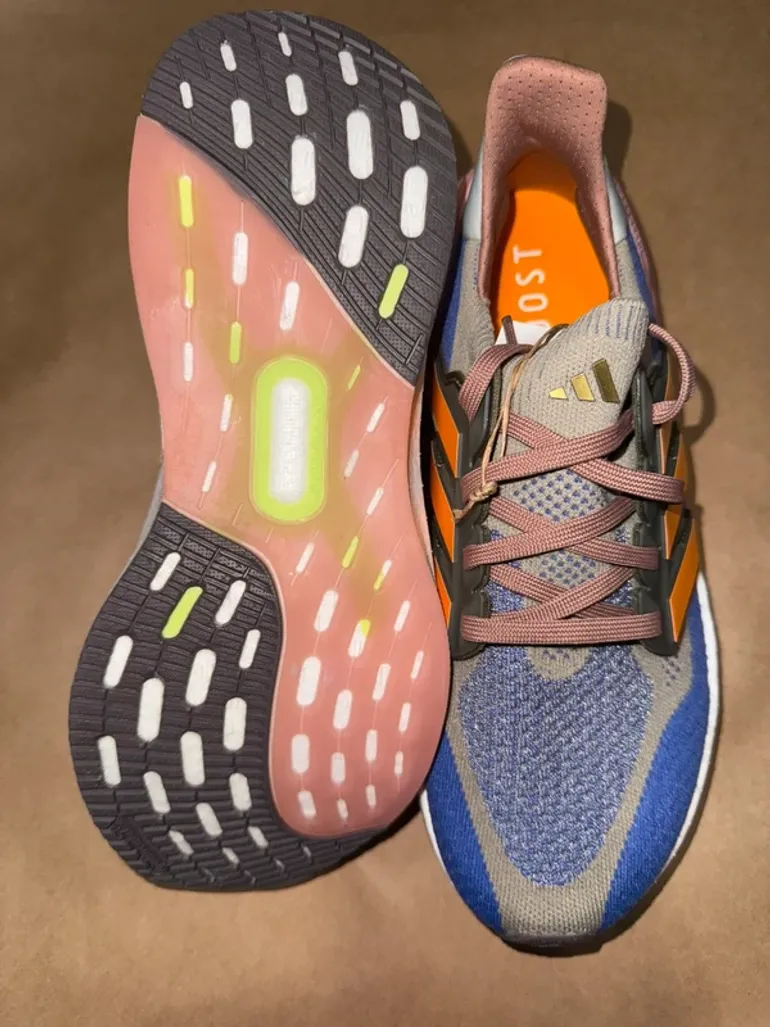 Used Adidas Ultraboost 5 J bike — image 3 of 4