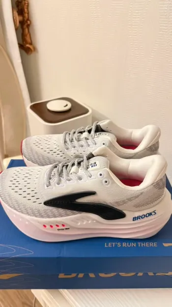 Used Brooks Glycerin Max Running Shoes