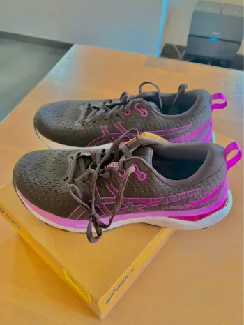 Gebrauchtes Asics Running Shoes Running Shoes