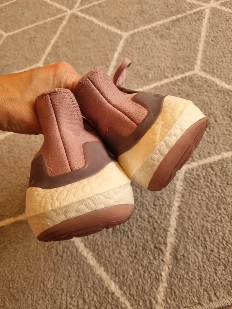 Used Adidas Ultraboost 22 bike — image 7 of 9