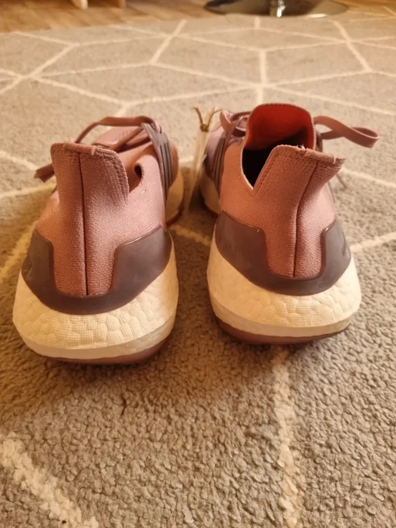 Used Adidas Ultraboost 22 bike — image 9 of 9
