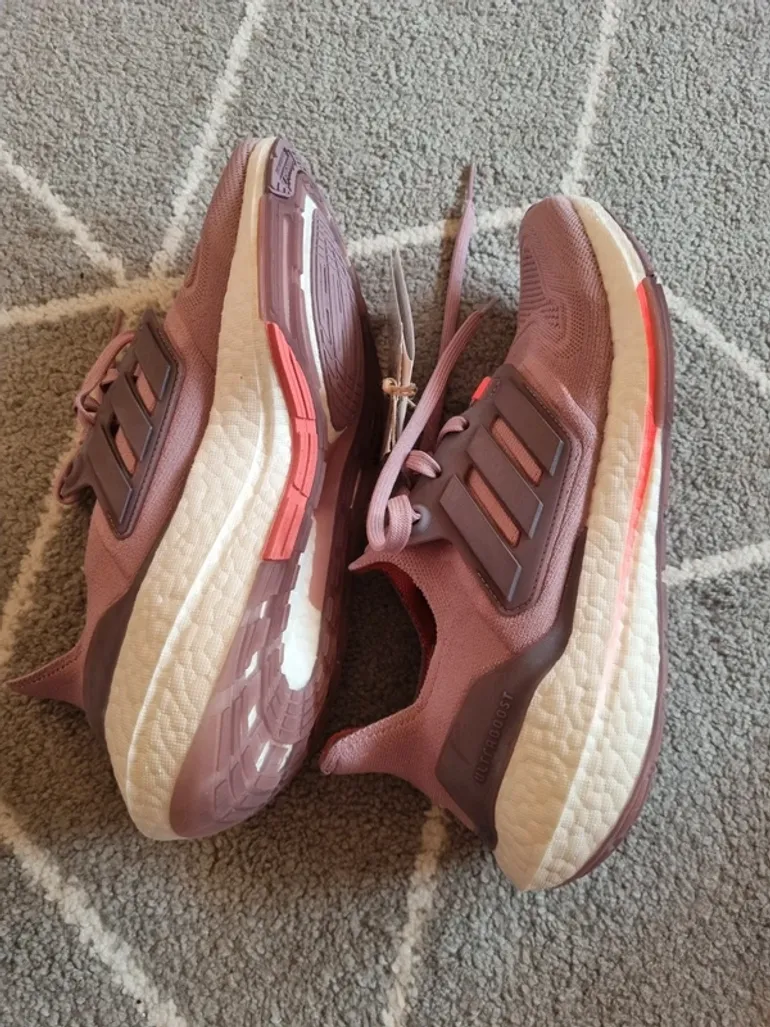 Used Adidas Ultraboost 22 bike — image 3 of 9