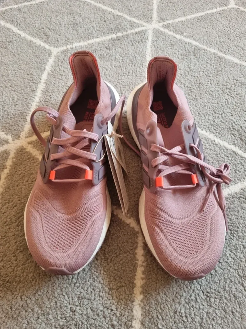 Używany Adidas Ultraboost 22 Running Shoes