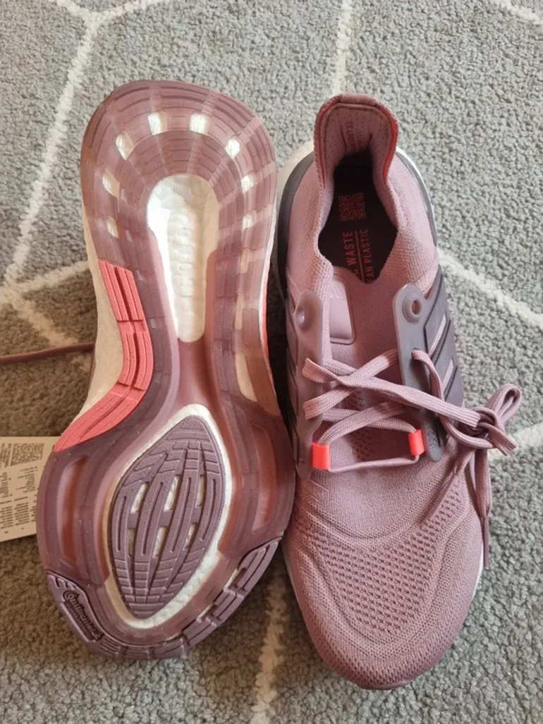 Used Adidas Ultraboost 22 bike — image 2 of 9