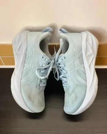 Asics Novablast 5 bike usato — immagine 3 di 13