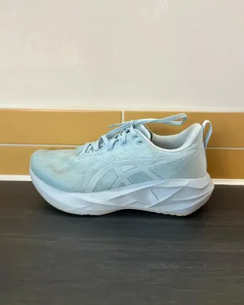 Asics Novablast 5 bike usato — immagine 9 di 13