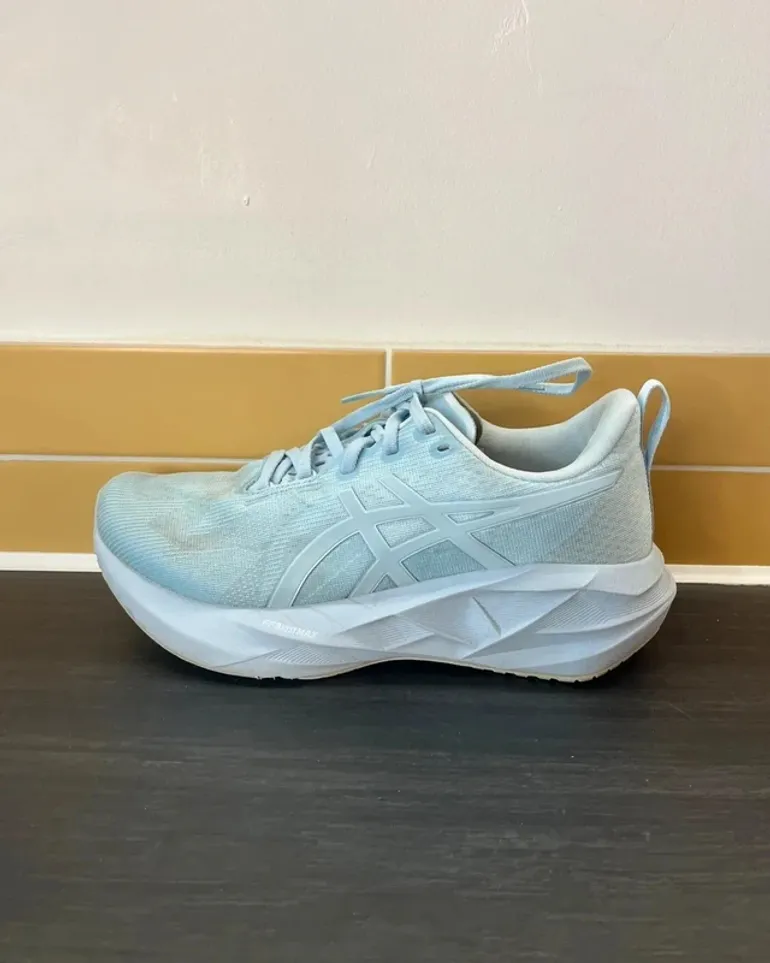 Asics Novablast 5 bike usato — immagine 9 di 13