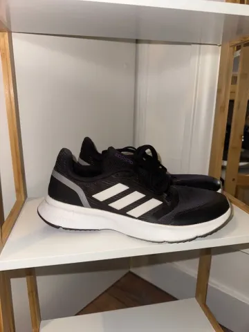 Gebrauchtes Adidas Nova Flow Running Shoes