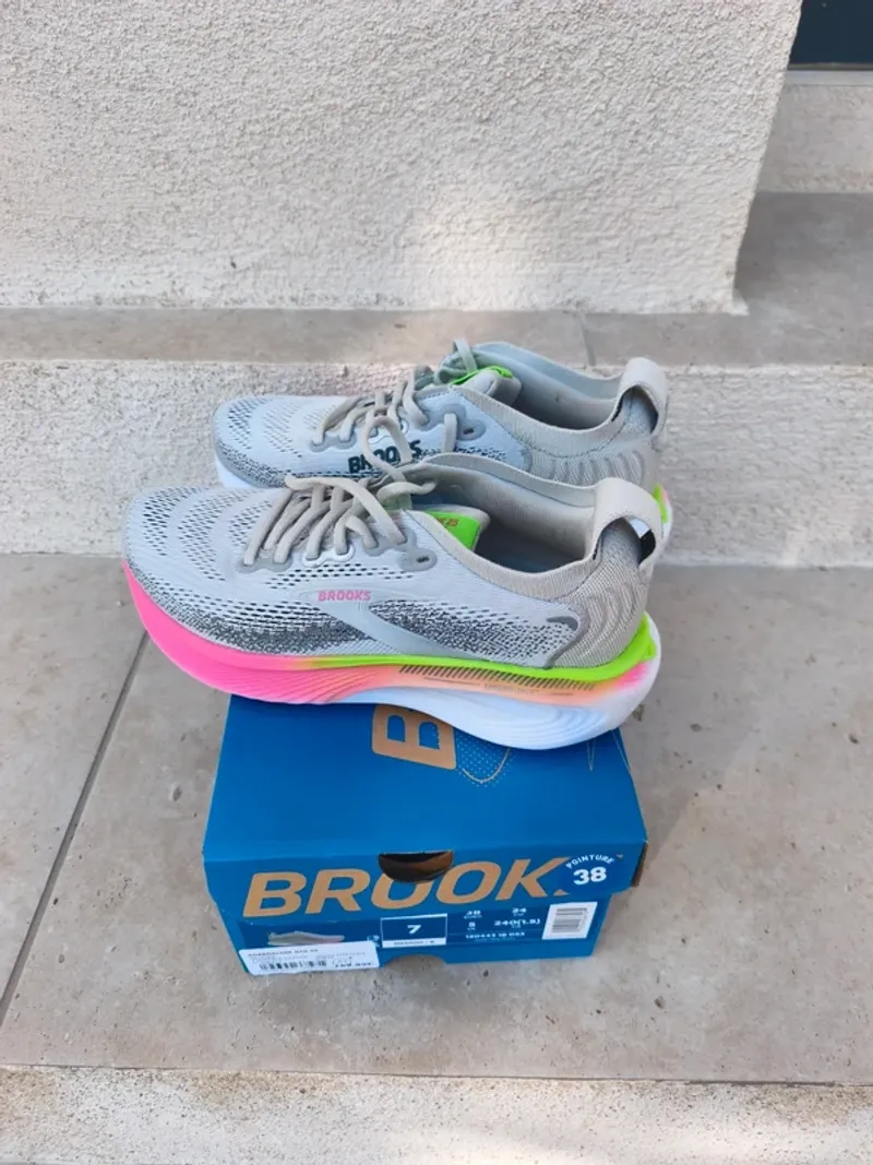 Used Brooks Adrenaline GTS 25 Running Shoes