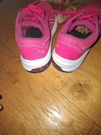 Used Asics Running Shoes 37.5 bike — image 3 of 5