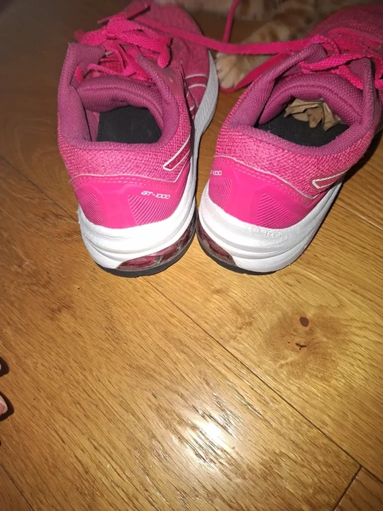 Used Asics Running Shoes 37.5 bike — image 3 of 5