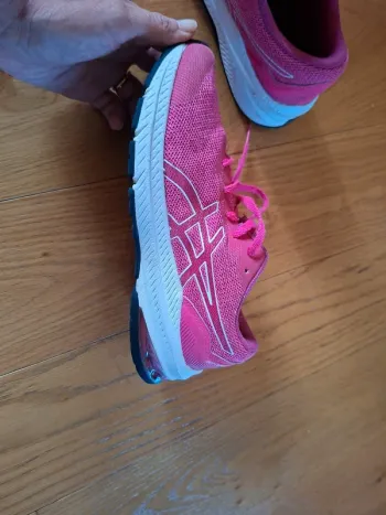Used Asics Running Shoes 37.5 bike — image 2 of 5