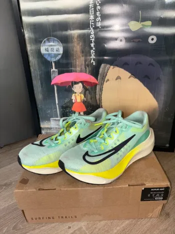 Used Nike Zoom Fly 5 Running Shoes